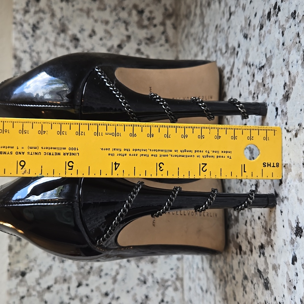 Gorgeous Black Patent Leather Pumps - Picture 7 of 10